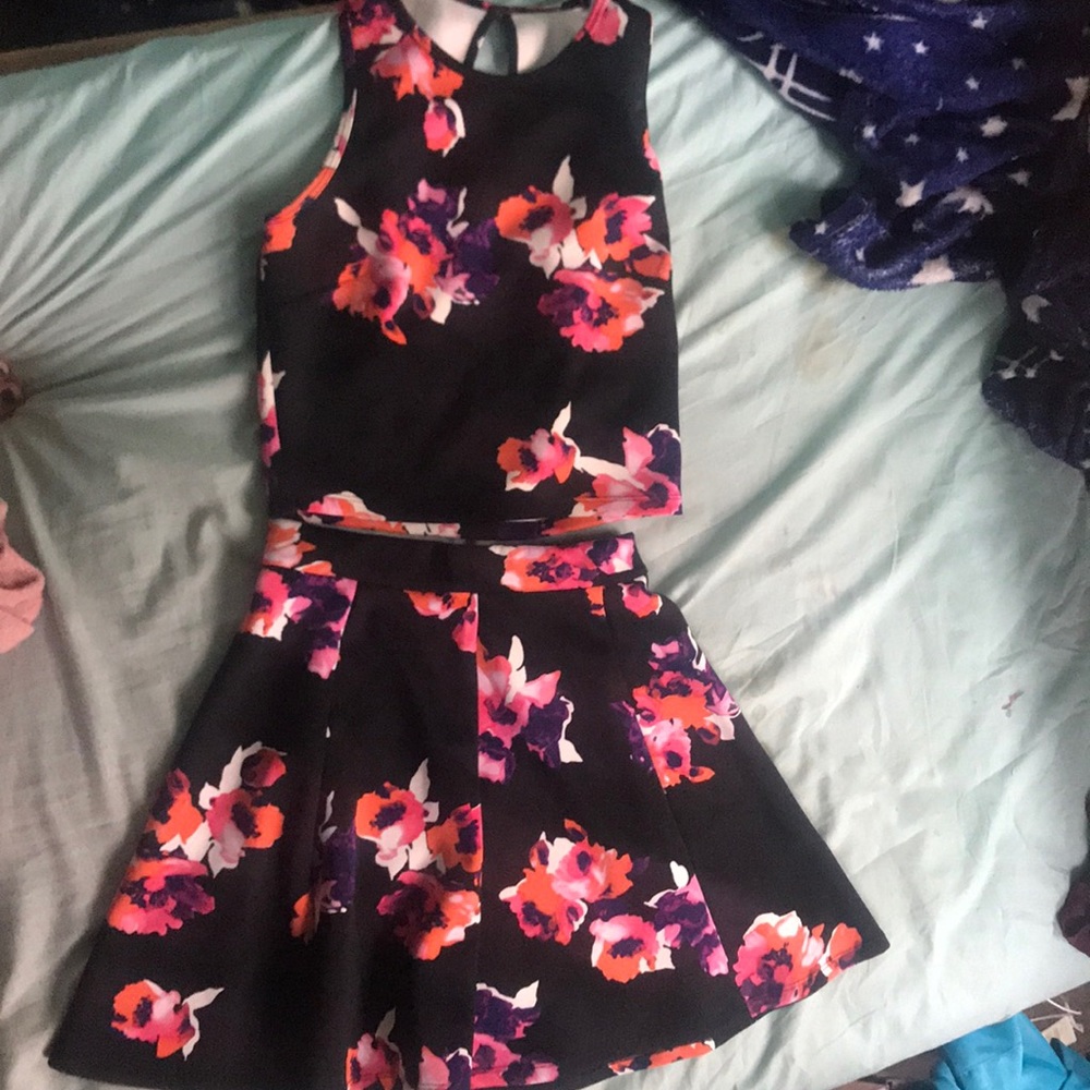 A matching top & bottom outfit
